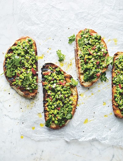 Pea Guacamole Toasts