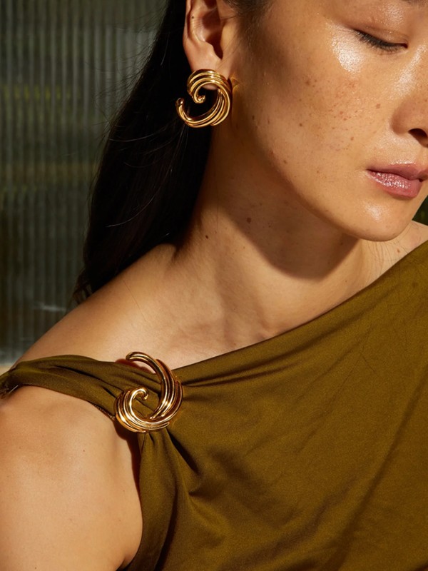 How To Style Brooches The Modern Way