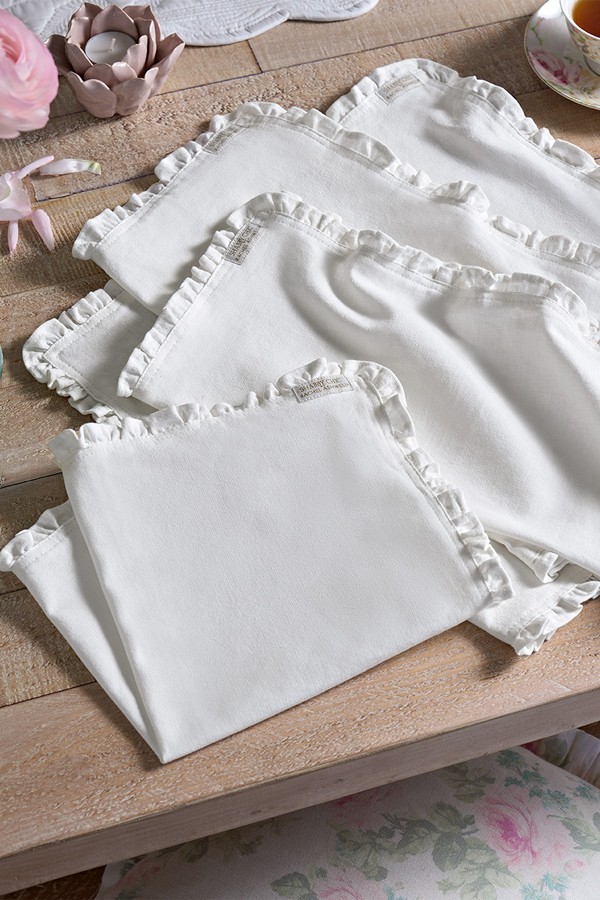 Ruffle Trim Set of 4 Napkins