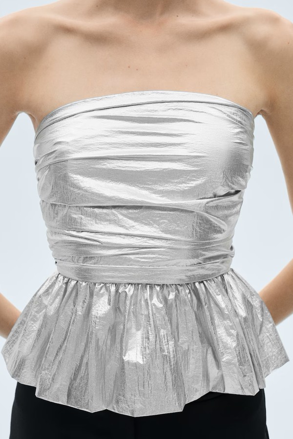 Metallic Strapless Top from Mango