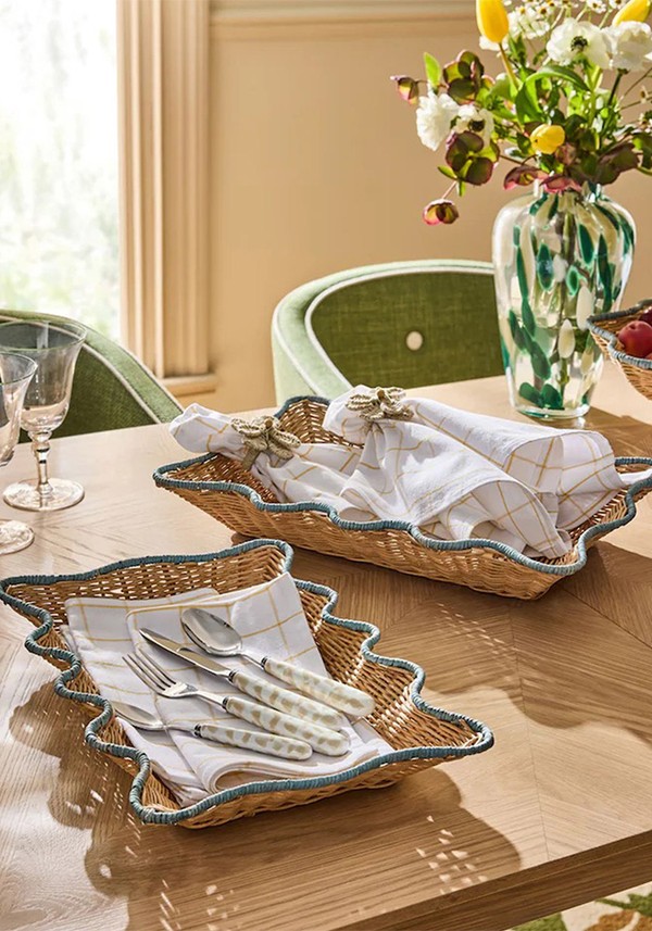 Set Of 2 Rattan Scalloped Edge Trays*