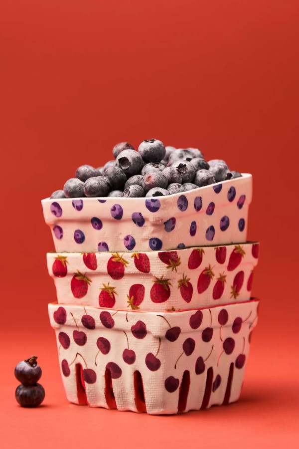 Berry Icon Handpainted Stoneware Medium Berry Basket