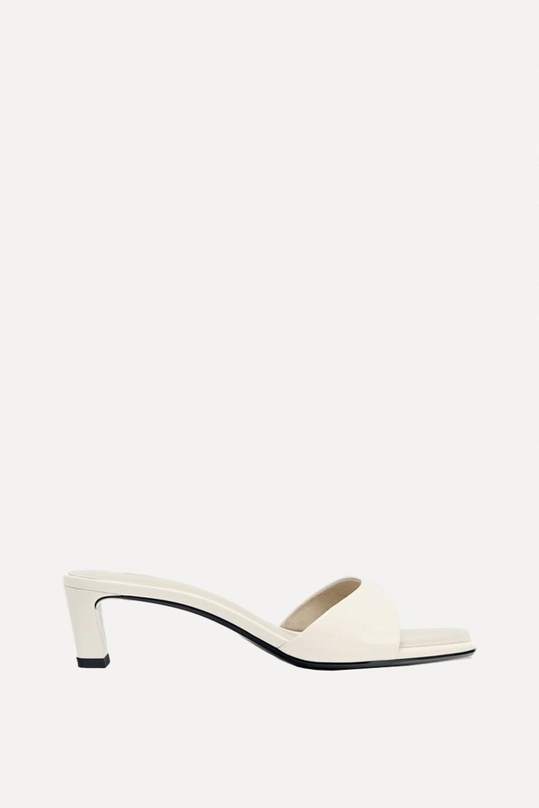 Low-Heel Leather Sandals from ZARA