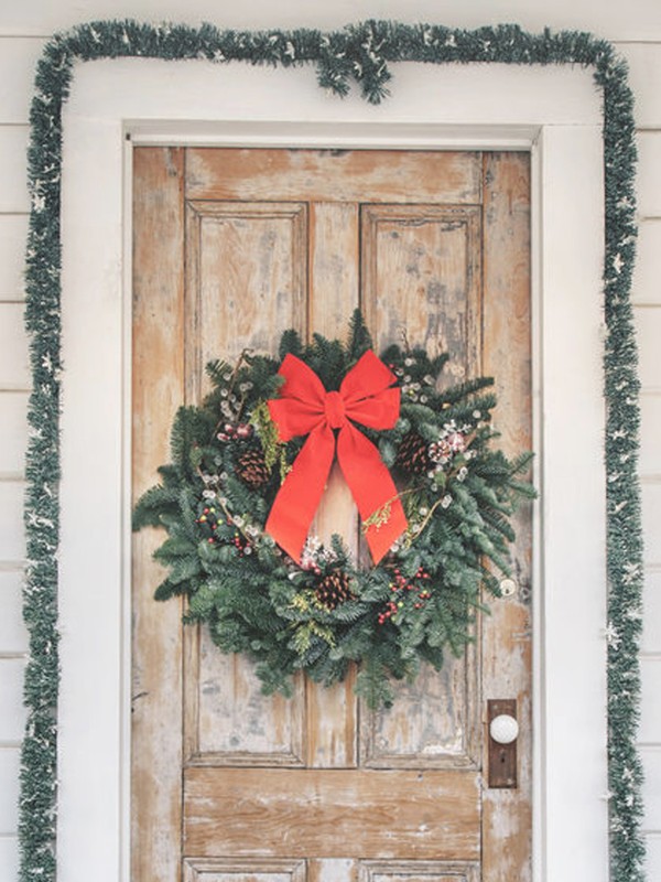 When Is The Right Time To Put Up Christmas Decorations?