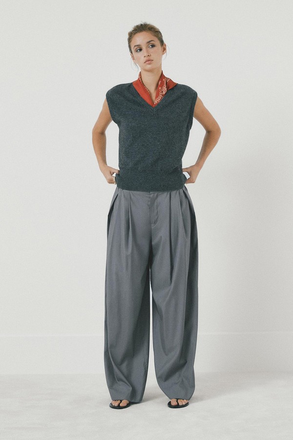 Flowing Trousers With Darts