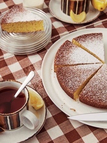 Semolina Cake With Lemon & Fennel