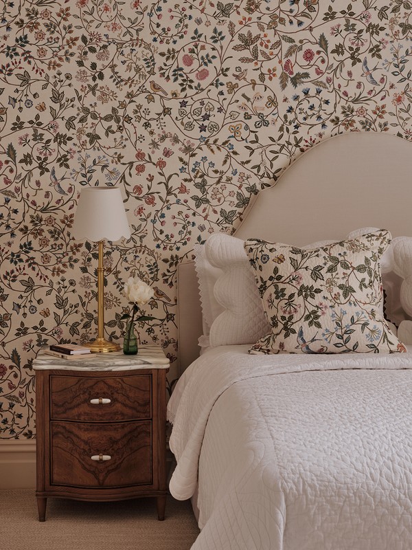 Look Around This Re-Designed City Apartment 