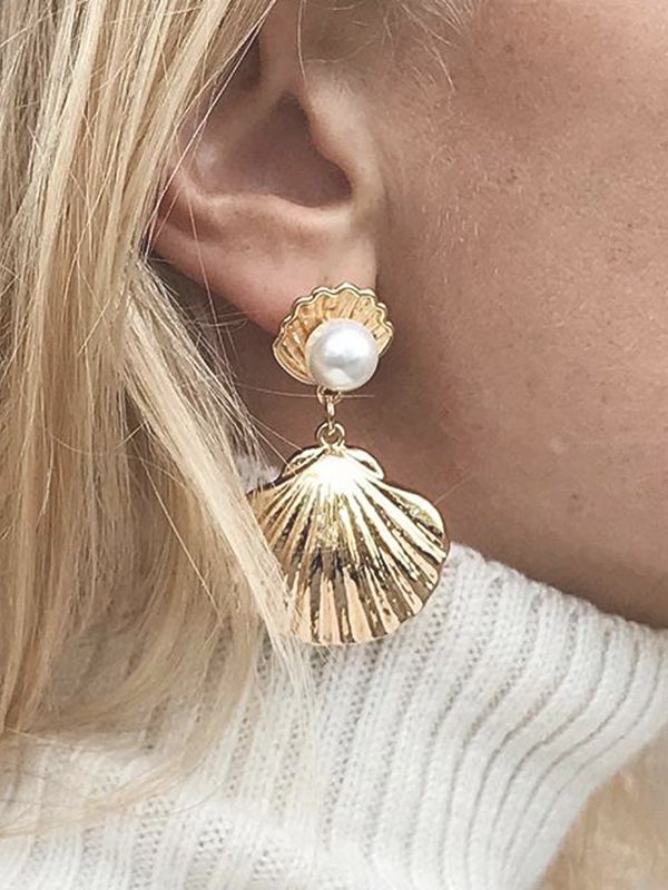 18 Pearl Earrings To Buy Now