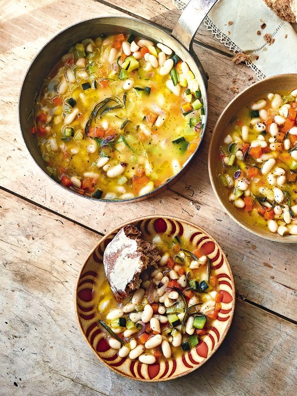 Lemon-Infused Cannellini Beans With Veggies 