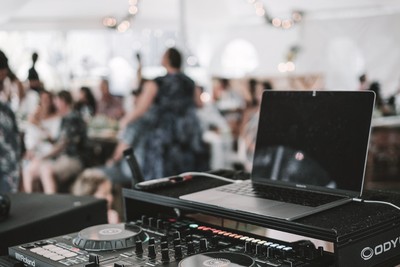 The Best Wedding DJs To Have On Your Radar 