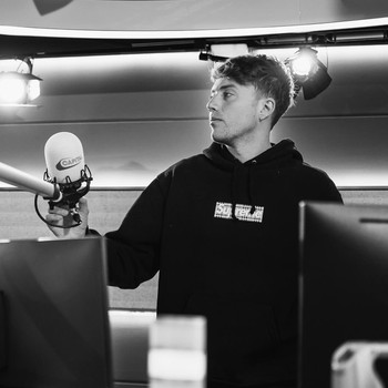 Roman Kemp On His Career, Documentary & Being A ‘Nepo Baby’ 