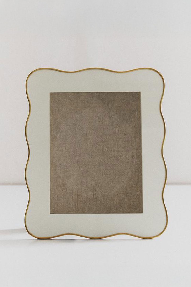 Wavy Metal Photo Frame