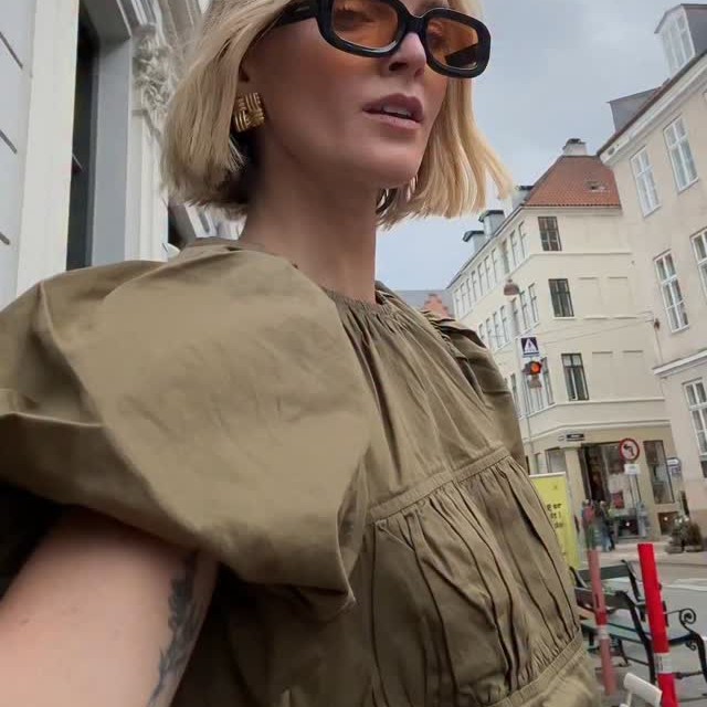 Early starts, outfit changes, dreamy shows & coffee breaks… Come along for the ride as Polly spend