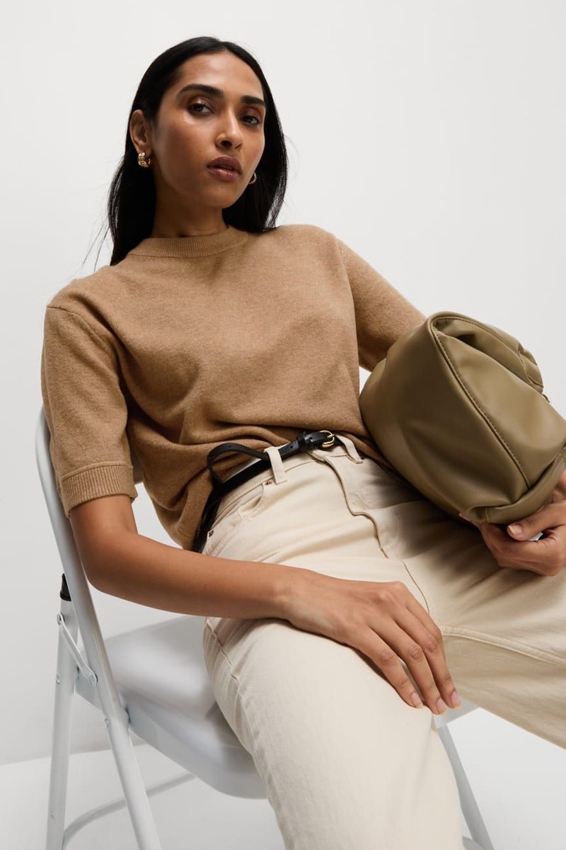 Air-Yarn Crew Neck Knitted Top