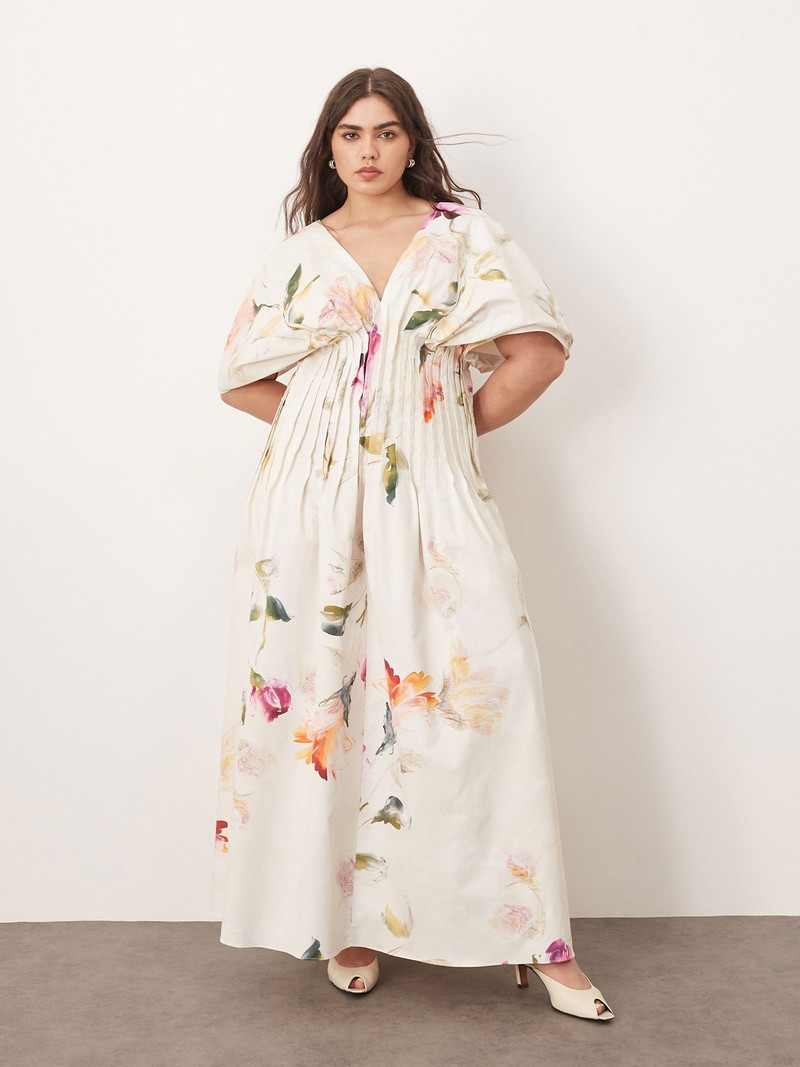 Curve Cinched Waist Pleat Detail Maxi Dress