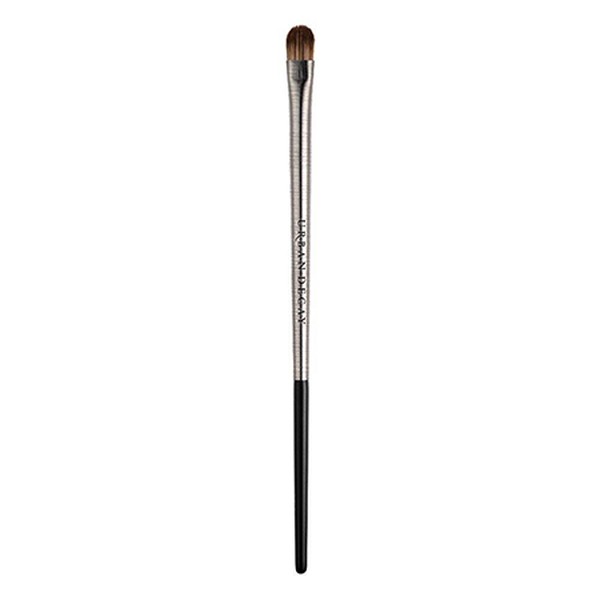 Pro Flat Eyeshadow Brush from Urban Decay