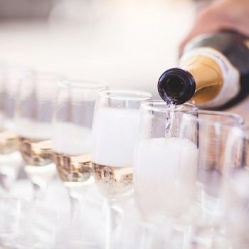 9 Top Bottles Of Fizz For Christmas Day