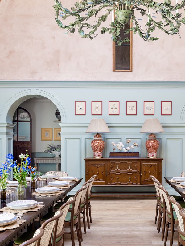 Take A Look Around This Glamourous Private Hire House