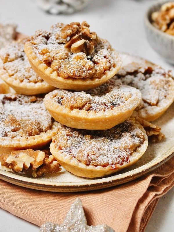 Clementine & Walnut Streusel Mince Pies