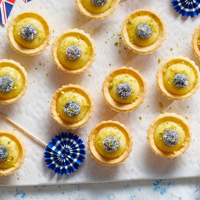 Tom Daley’s Mini Lemon Curd & Blueberry Tarts
