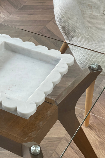 Deep Scallop Marble Tray from La Jambu