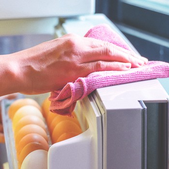 7 Steps To Clean Your Fridge 