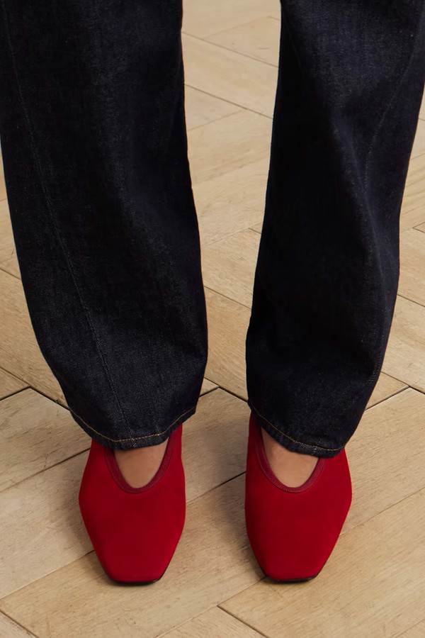 The Minimalist Grosgrain-Trimmed Suede Ballet Flats from Toteme