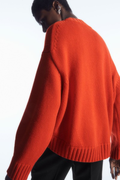 Chunky Pure Cashmere Crew Neck Jumper from COS