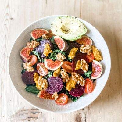 Kale, fig and beetroot salad with pumpkin pesto