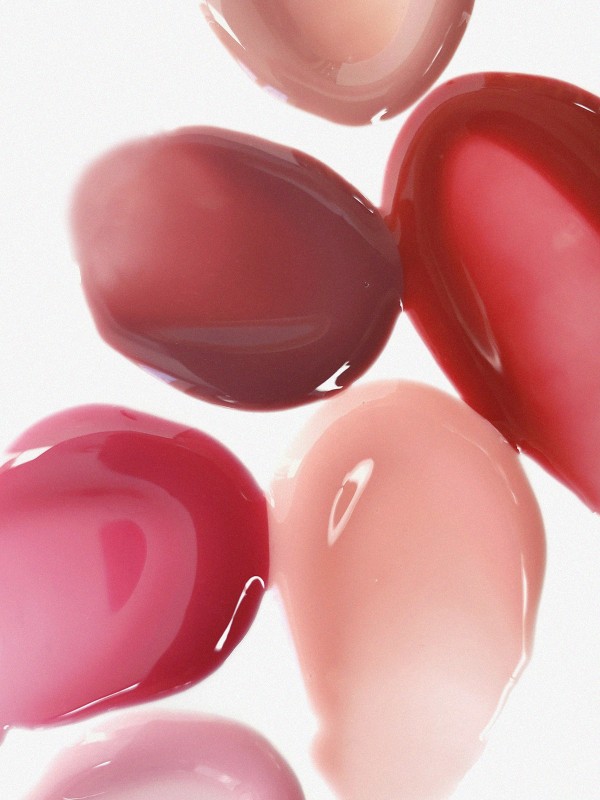 What’s Inside Our Make-Up Bags