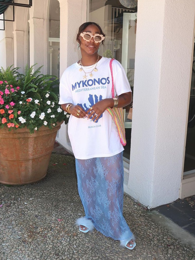 A Look We Love: Oversized T-Shirts & Maxi Skirts