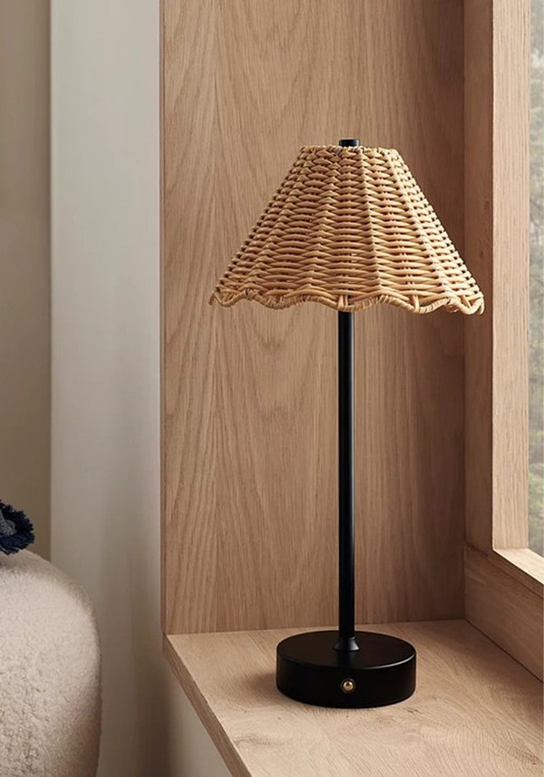 Natural Scallop Design Rechargable Woven Lamp 