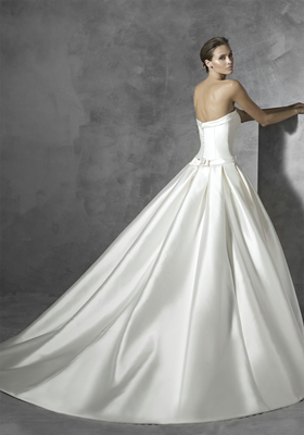 Prianna Ivory Wedding Dress from Pronovias