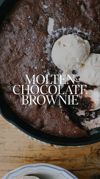 Molten Chocolate Skillet Brownie @alexandradudley