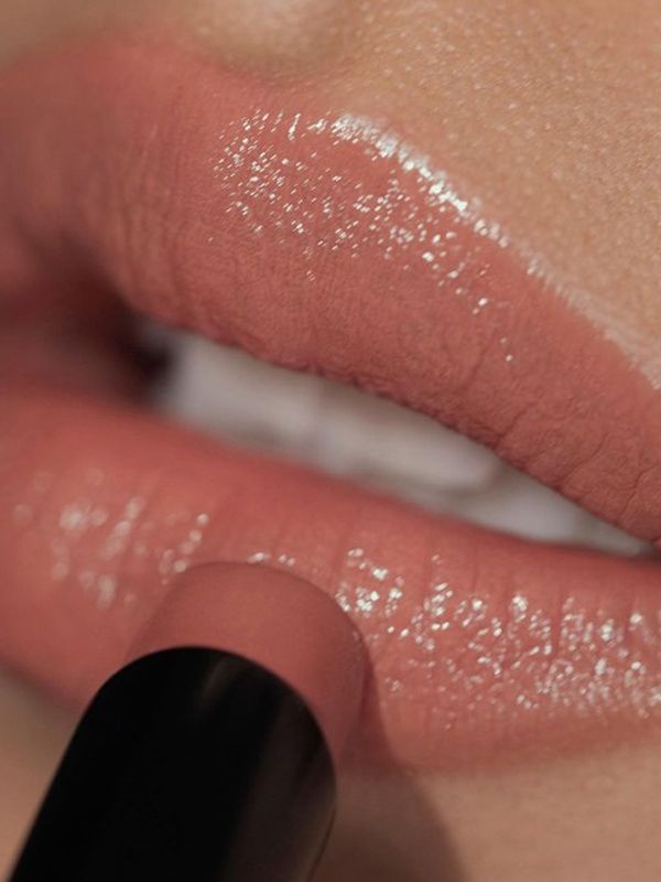 A Make-Up Artist’s Guide To Buying Nude Lipstick