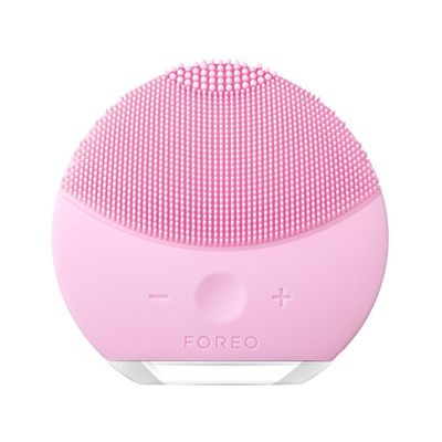 Mini 2 Facial Brush from Foreo Luna