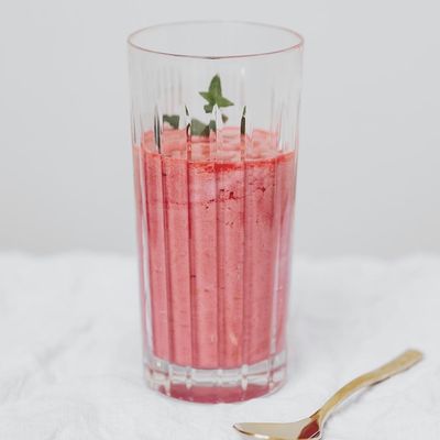 How To Make A Healthy Smoothie & 7 Recipes To Try