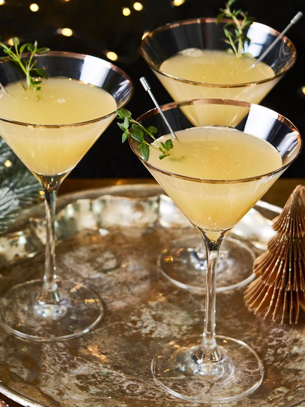 12 Christmas Cocktails To Try At Home 
