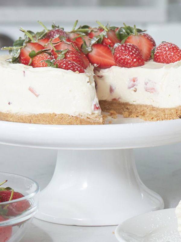 No-Bake Strawberry & Cream Cheesecake