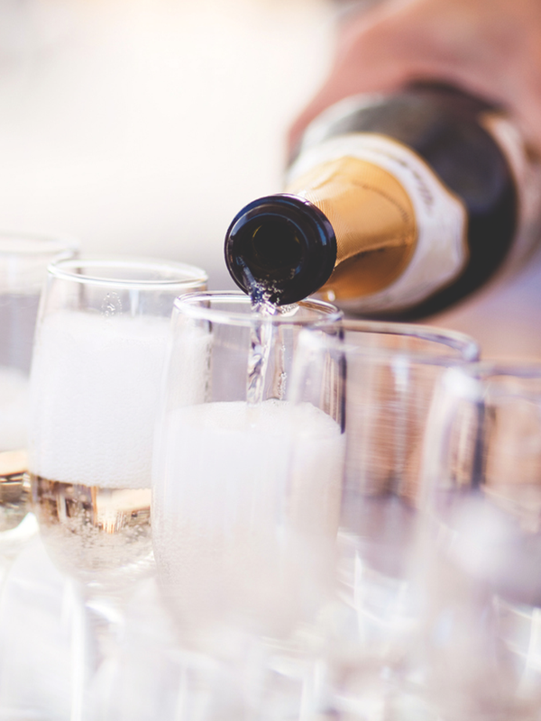 How To Buy Affordable Wedding Champagne