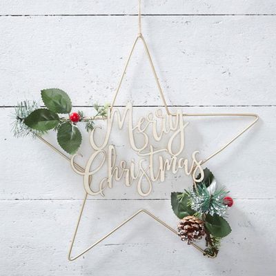 Merry Christmas Star Foliage Wreath from Be Merry and Bright