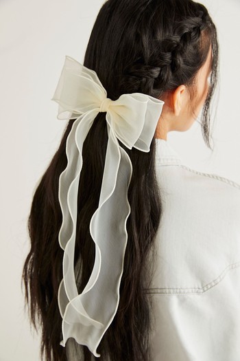 Lady Bow, £15