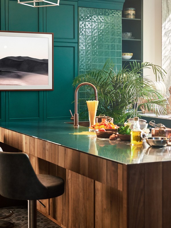 The Stylish TV That Looks Like Art