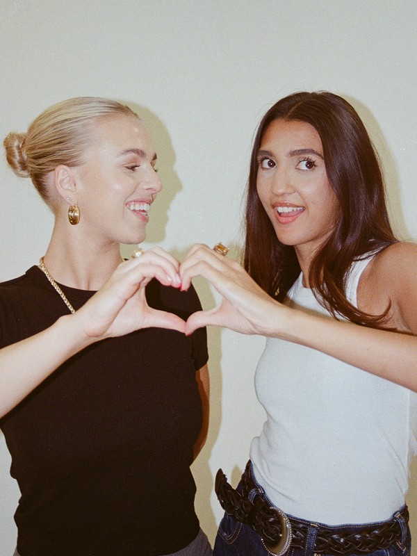 Play Matchmaker With Your Besties Using This Cool New Feature On Tinder 