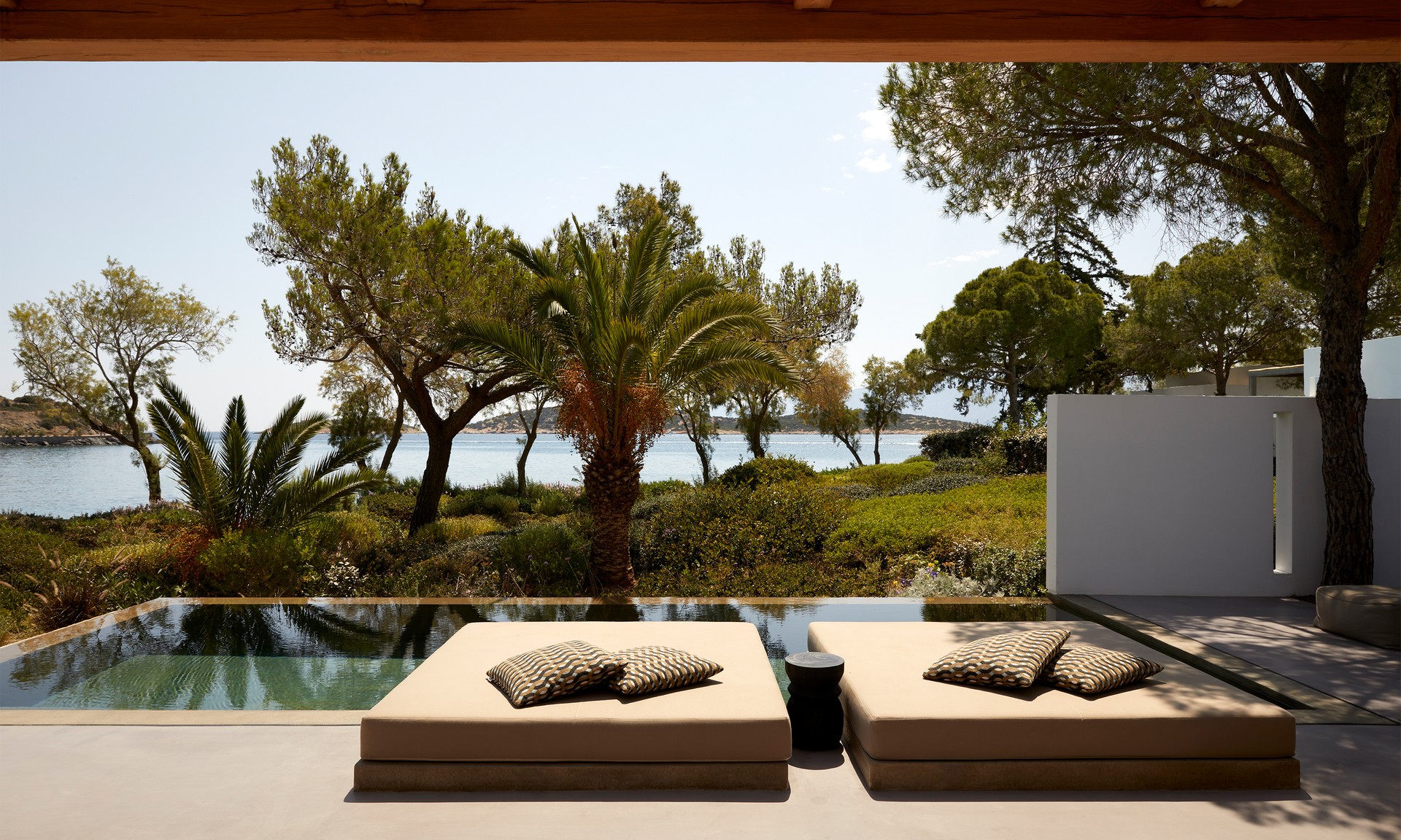 Minos Beach Art Hotel