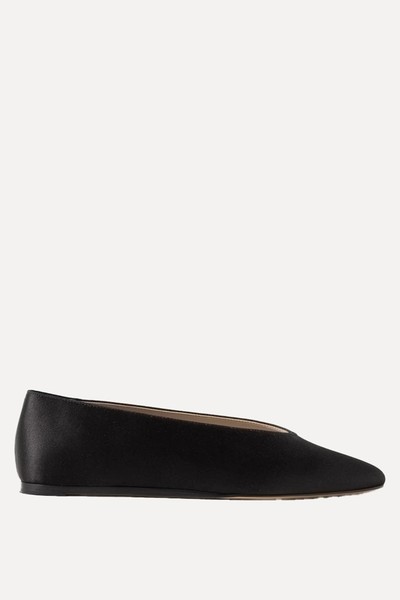 Regency Grosgrain-Trimmed Satin Ballet Flats from Le Monde Beryl