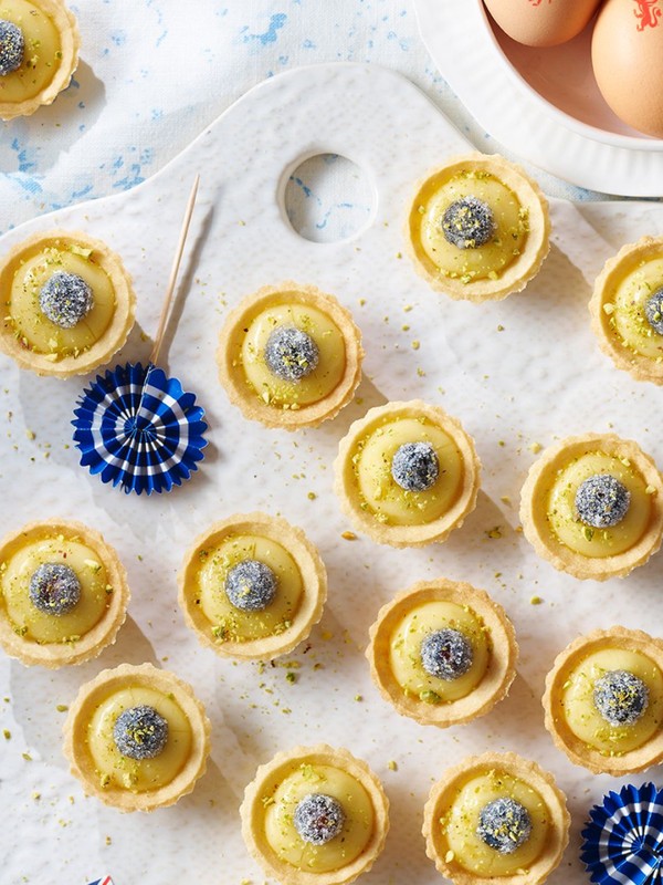 Tom Daley’s Mini Lemon Curd & Blueberry Tarts