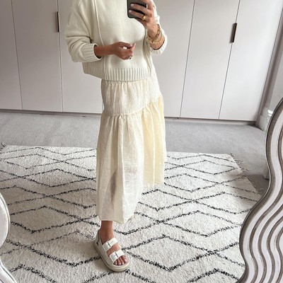 In this month’s instalment of her SL column, stylist @anna_bromilow shows us why cropped jumpers a