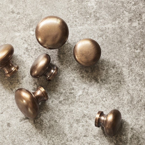 Grove Simple Knob In Brass from Rowan & Wren
