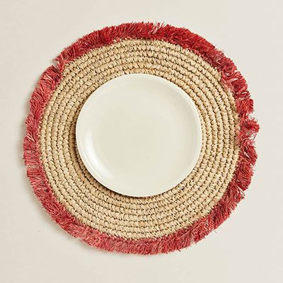 Round Placemat With Fringing